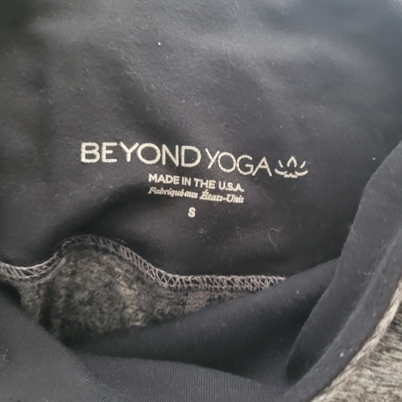 Beyond Yoga Grey Leggings - Picture 2 of 6